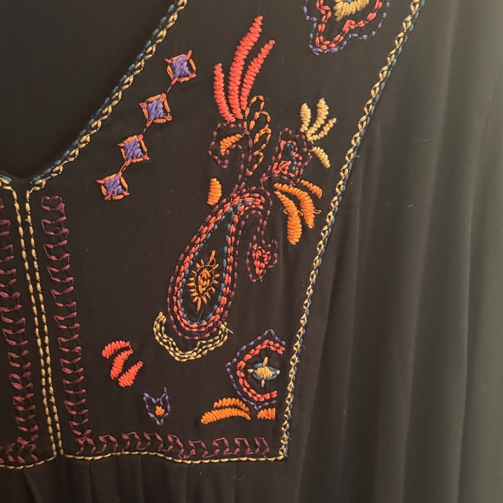 Cable & Gauge size 2x Black Tunic with Colorful‎ Embroidery - Picture 3 of 6